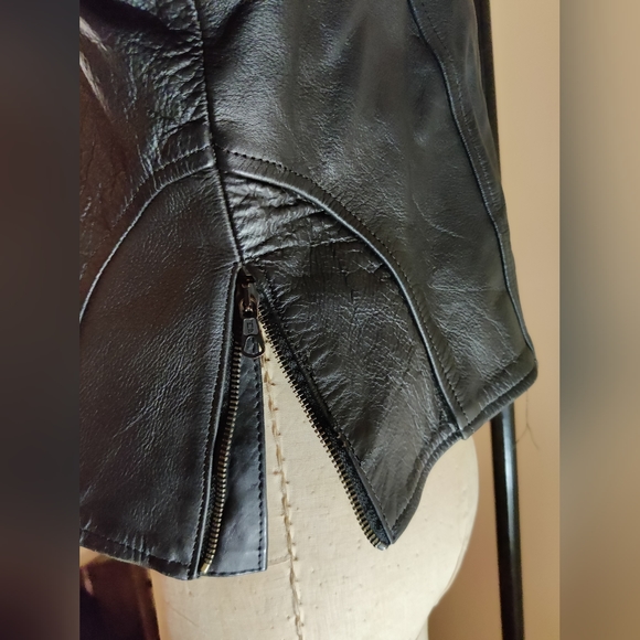Black Leather Motorcycle Jacket - Picture 6 of 10